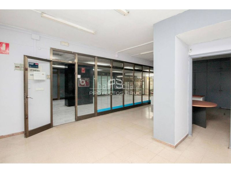 Foto 80487faa-bf0a-4adf-a95d-d8b0cdb11fb3. Local comercial a Sant Antoni Barcelona