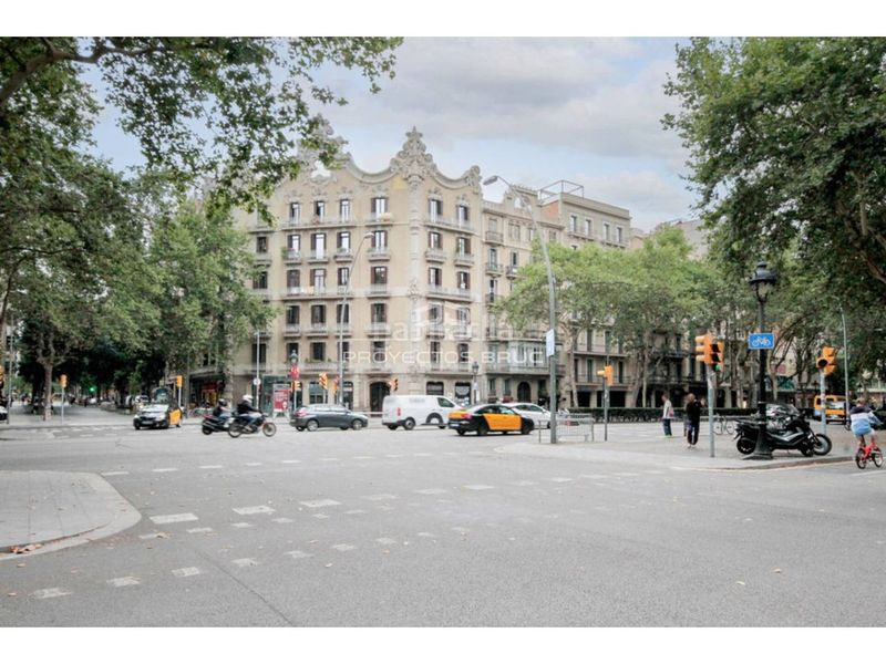 Foto b918e846-2c7a-49ab-859e-5963e0153f50. Local comercial a Sant Antoni Barcelona