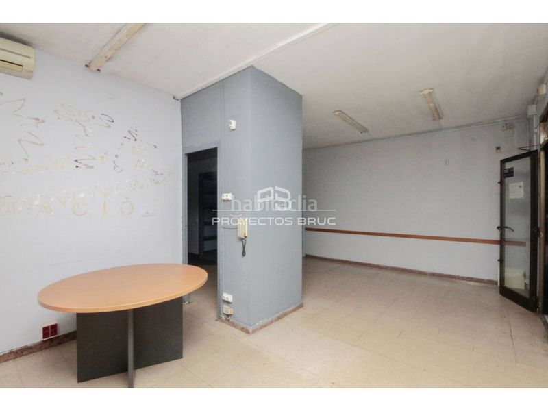 Foto fc5fe49b-9766-45d9-9058-398c9a1335dd. Local comercial a Sant Antoni Barcelona