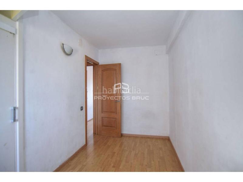 Foto 87071edf-db52-4cba-93bd-f2581b085919. Appartamento in Ciutat Meridiana Barcelona