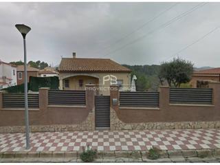 Casa a Abrera. Abrera  casa ocupada ilegalmente en venta  infórmese condiciones