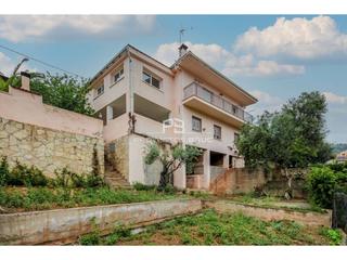 Xalet a Corbera de Llobregat. Corbera llobregat  torre ocupada ilegalmente en venta  infórmese