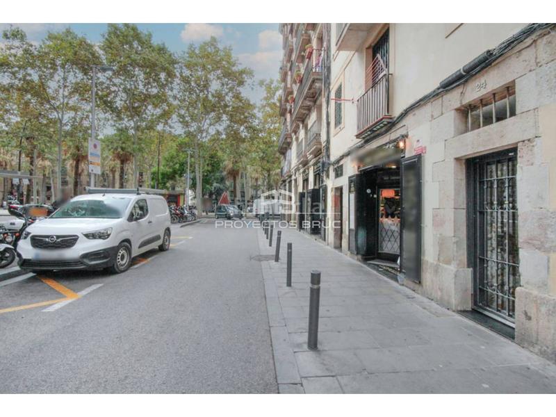 Foto 2557902f-23a9-488a-8650-6cb41b3b10c9. Piso  en crobador, en Raval Barcelona