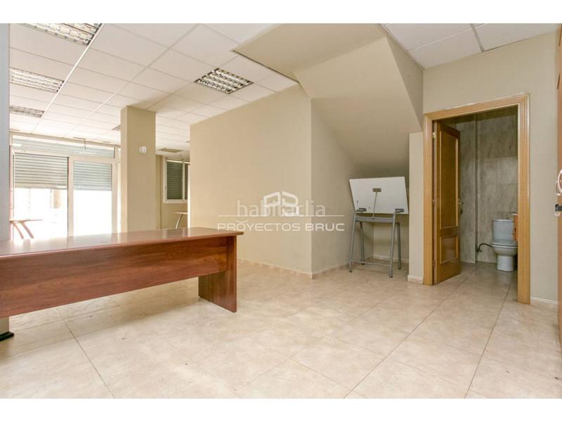 Foto 5775112f-85c7-4f61-8975-13b92f11afaf. Local commercial dans Olesa de Montserrat