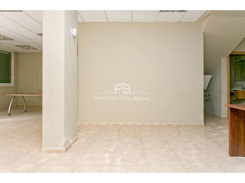 Foto 6e5c6732-e85c-4e84-89d6-ddadb1795464. Local commercial dans Olesa de Montserrat