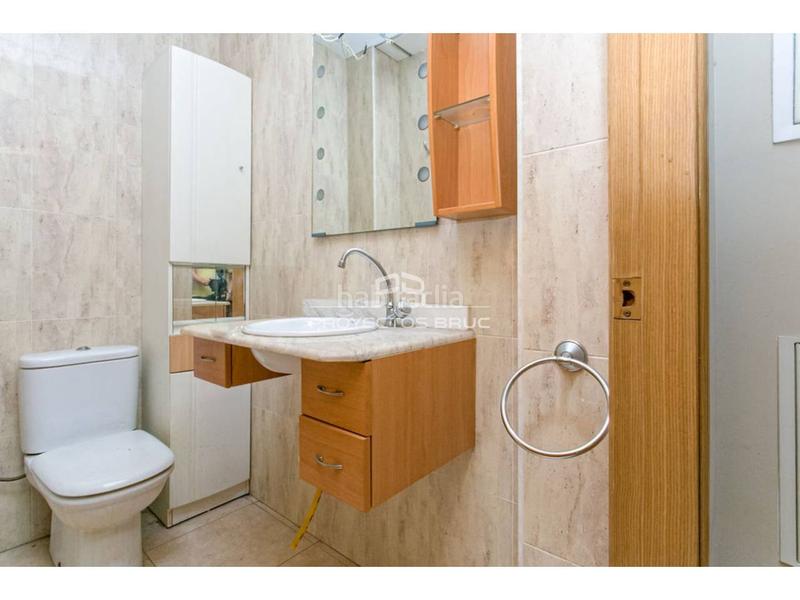 Foto 71fb5858-df09-49ec-8d3b-6381bb1fa30e. Local commercial dans Olesa de Montserrat