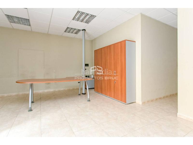 Foto 91fea689-d1cb-4348-a227-78180f679ca0. Local commercial dans Olesa de Montserrat