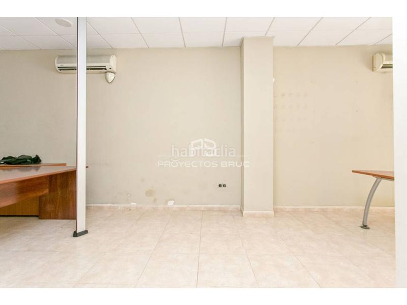 Foto abd68866-1298-4000-89fb-78ed152e4299. Local commercial dans Olesa de Montserrat