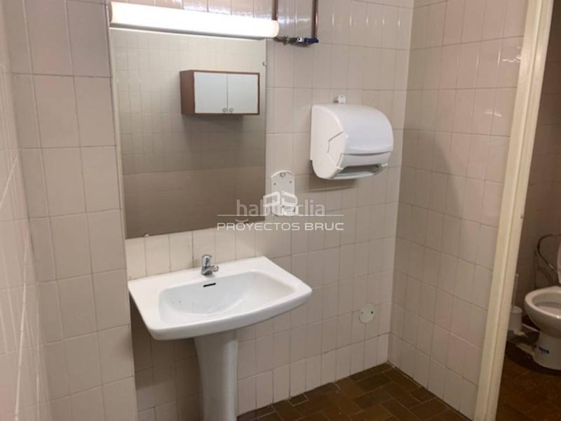 Foto 4d47f78b-1b51-4da8-9793-0fe09a0c9fbe. Local comercial a Nucli Urbà Esparreguera