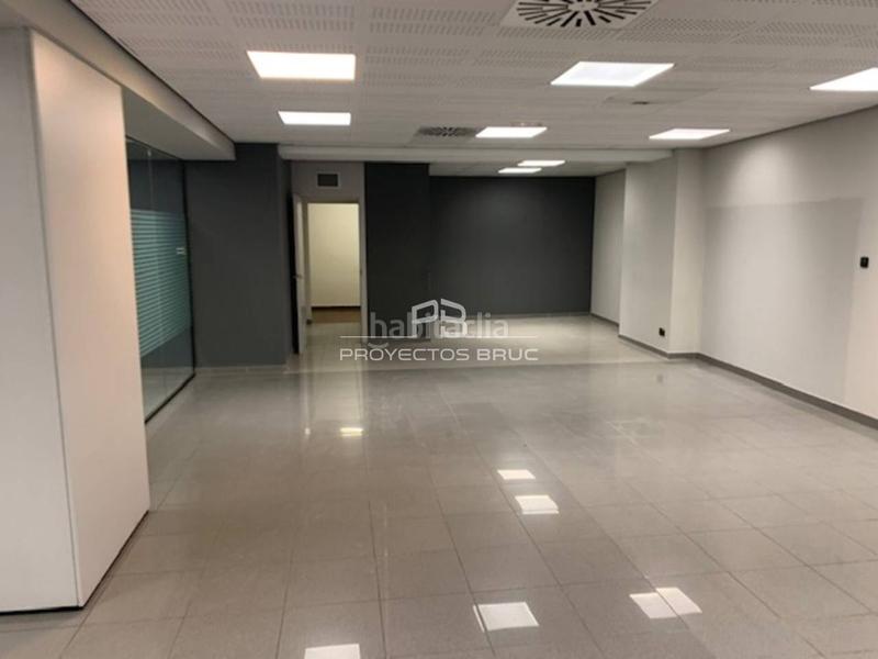 Foto be2dd5b2-90fb-4fbb-96b0-dc64be6e56ad. Local comercial a Nucli Urbà Esparreguera