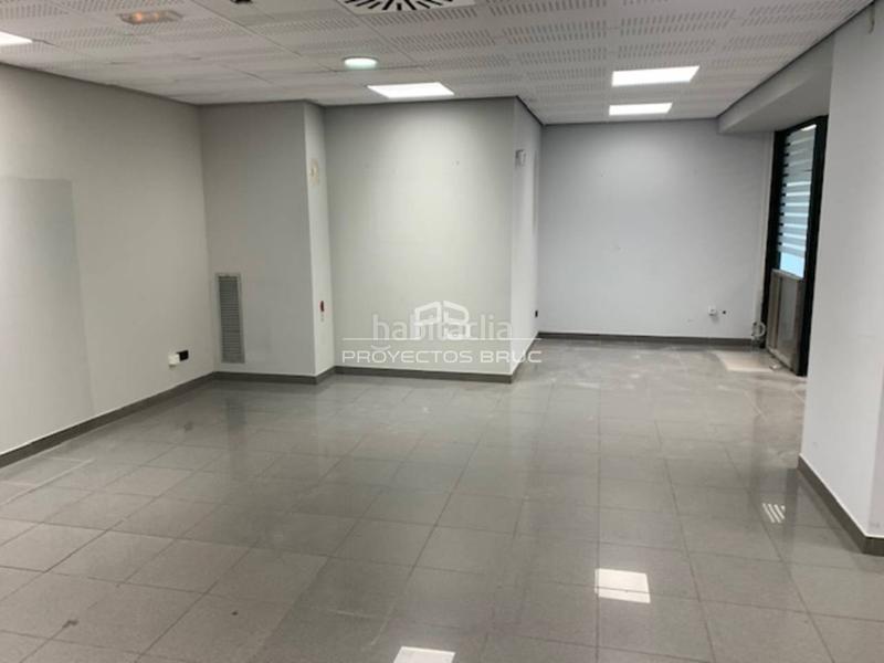 Foto c43e019d-c2d3-42e5-93ed-a4614ae08a38. Local comercial a Nucli Urbà Esparreguera