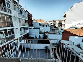 Pis a Ca n'Aurell. Terrassa  piso ocupado ilegalmente  infórmese condiciones