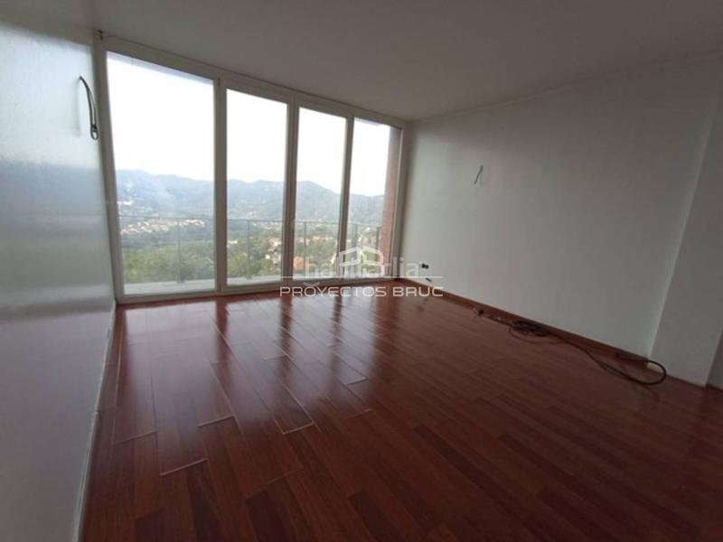 Foto 0badf8f5-372f-4b37-be48-9c09202bb6a8. Chalet corbera llobregat espectacular torre con jardín, piscina y vistas excepcionales infórmese en Corbera de Llobregat