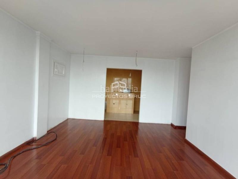 Foto 141a4182-4358-48d4-a9bb-90b88d58d9cb. Chalet corbera llobregat espectacular torre con jardín, piscina y vistas excepcionales infórmese en Corbera de Llobregat