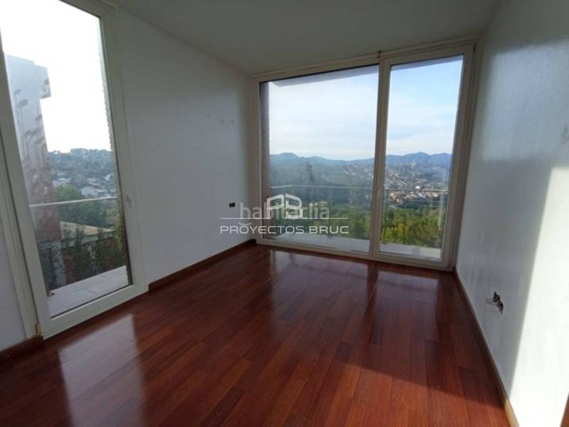 Foto 15dbaa44-4d48-440e-9867-5ae9c0aa8ab9. Chalet corbera llobregat espectacular torre con jardín, piscina y vistas excepcionales infórmese en Corbera de Llobregat