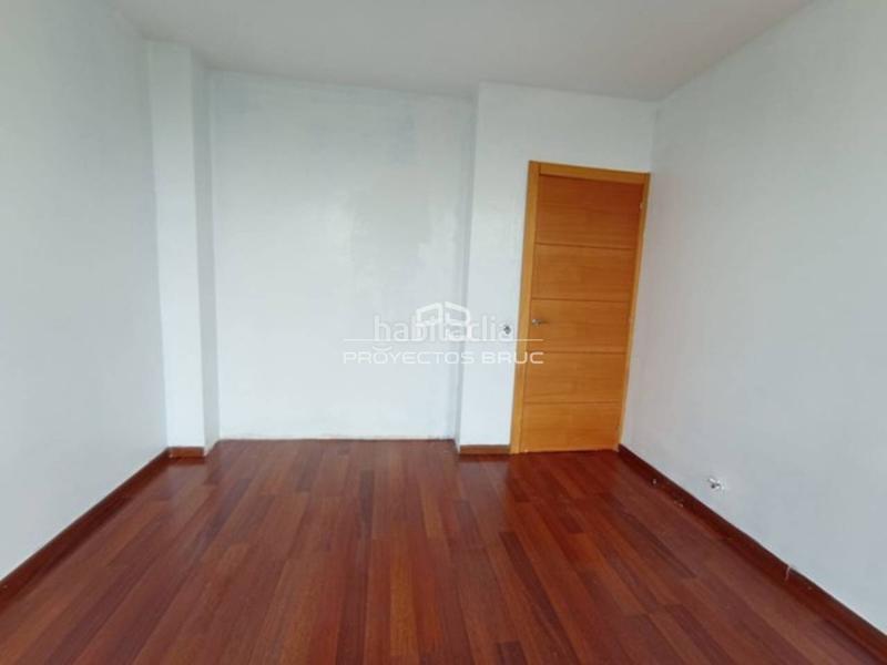 Foto 79c4769e-92d8-4baf-8e59-c5157f8637b8. Chalet corbera llobregat espectacular torre con jardín, piscina y vistas excepcionales infórmese en Corbera de Llobregat
