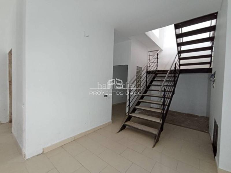 Foto b1dafcb2-7783-4af6-b843-8541aa484f24. Chalet corbera llobregat espectacular torre con jardín, piscina y vistas excepcionales infórmese en Corbera de Llobregat