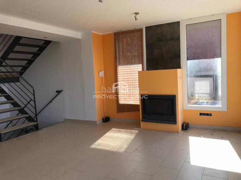 Foto cab208c8-f38e-47ad-afc1-738f0044e2ea. Chalet corbera llobregat espectacular torre con jardín, piscina y vistas excepcionales infórmese en Corbera de Llobregat