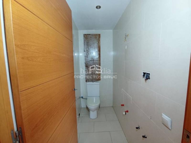 Foto d70c2d78-54d5-4596-819b-179fb6dbb384. Chalet corbera llobregat espectacular torre con jardín, piscina y vistas excepcionales infórmese en Corbera de Llobregat