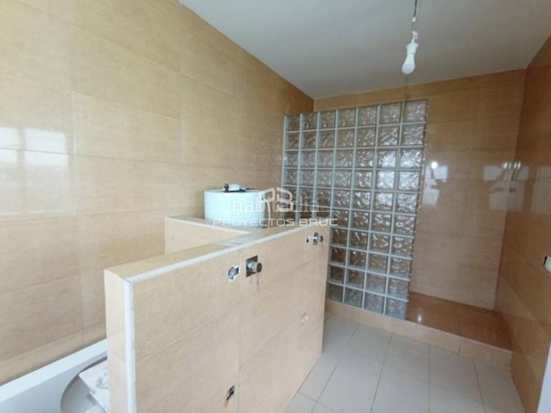 Foto e17f3fda-765e-48d6-991c-7992bec5129a. Chalet corbera llobregat espectacular torre con jardín, piscina y vistas excepcionales infórmese en Corbera de Llobregat