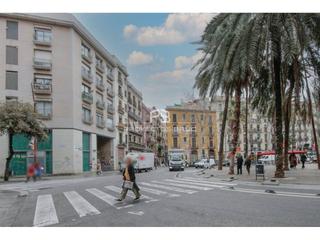 Pis  Roig. Piso en croig, barcelona