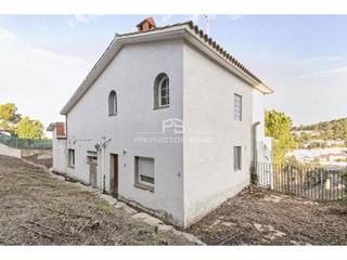 Casa a Ullastrell. Ullastrell  casa con terreno, piscina, garaje  infórmese condici