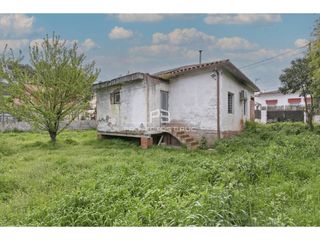 Casa  Pasaje del llorer. Vacarisses  venta flash  casa con jardín, 2 dormitorios  infórme