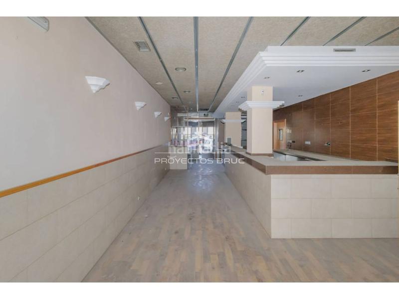 Foto c8629987-bfad-42aa-864a-27a1adc97184. Locale commerciale in Olesa de Montserrat