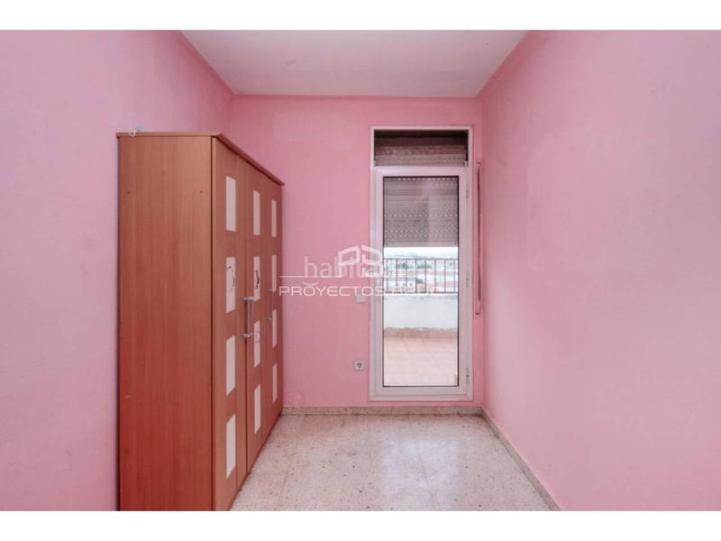Foto 02b593cc-e071-4cfd-b9be-3d6f6d30a09b. Piso ático con terraza con 5 habitaciones en can palet infórmese en Terrassa