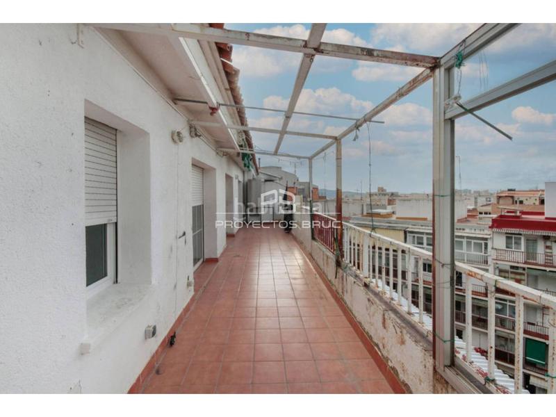Foto 6013964d-cafe-4d88-8d1c-4baed82ab438. Piso ático con terraza con 5 habitaciones en can palet infórmese en Terrassa
