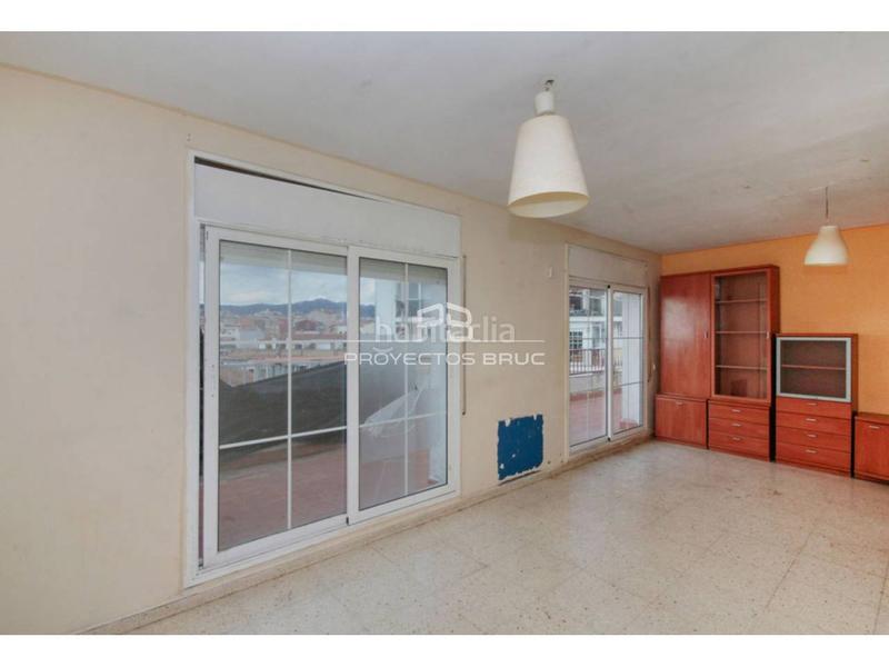 Foto be8fd3b8-8909-4d76-9d44-1bc9ea7cedfc. Piso ático con terraza con 5 habitaciones en can palet infórmese en Terrassa
