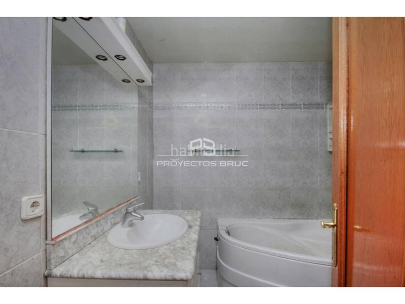 Foto e4e3f1b3-bedf-4a30-9c36-b5e46c97749d. Piso ático con terraza con 5 habitaciones en can palet infórmese en Terrassa