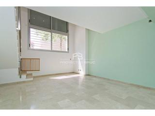 Etagenwohnung  Amics. Piso en camics, barcelona