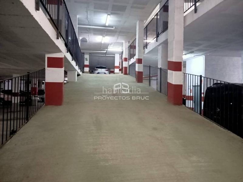 Foto c82e14a2-6dbc-48ea-a62a-538461555444. Parking coche plazas de parking en venta en Olesa de Montserrat