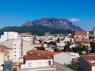 Ático en Olesa de Montserrat. Olesa montserrat  ático con balcón y vistas a montserrat  céntri