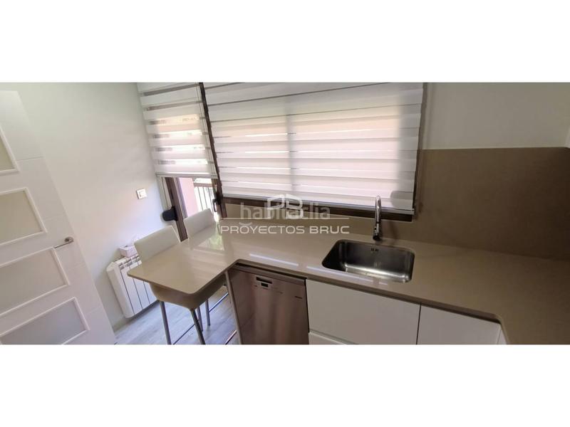 Foto f2d0d1fa-3ef9-40e2-abf9-fb1a9b7437da. Casa adosada en el bruc espectacular casa adosada con amplio garaje, patio, en una zona familiar y acogedora infórmese en Bruc (El)
