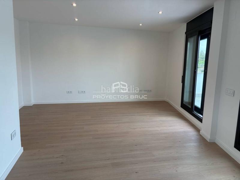 Foto 149dcbd5-3440-418e-93b5-265c1da38235. Ático oportunidad !!! últimas 3 viviendas a estrenar en pje. morera consúltenos en Sitges