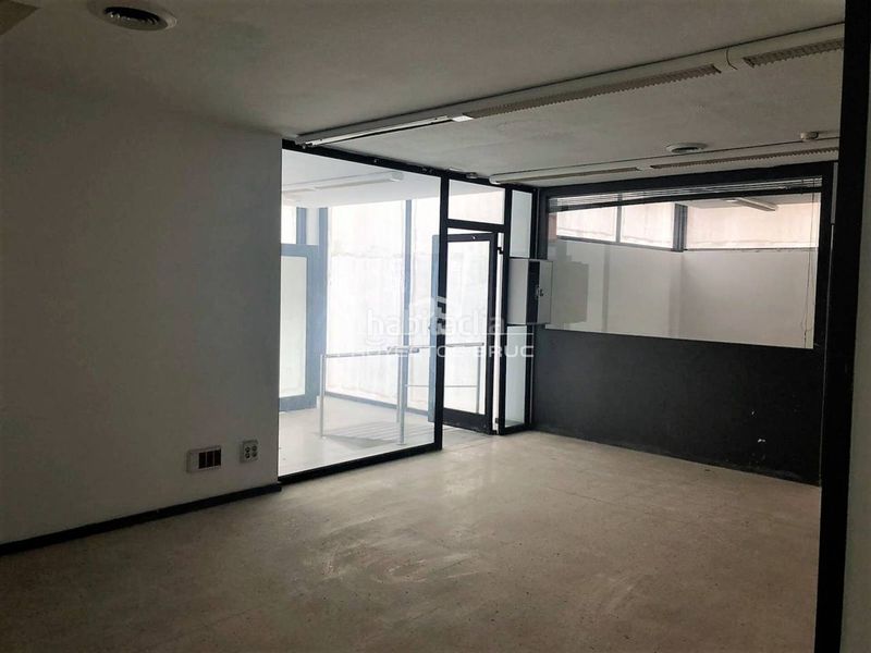 Foto bf9ed355-38dd-4659-ae2a-7e3f90ddbcf4. Local comercial a Centre Viladecans