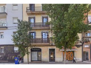 Etagenwohnung  Quinze. Piso en venta, av quinze, barcelona