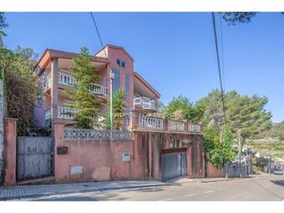 Chalet in Canyelles. Chalet independiente en venta en canyelles  ocupado