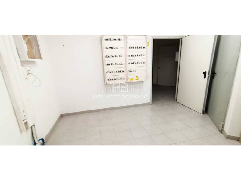 Foto 1715a250-6803-4da1-b6e5-d951e7f058fb. Local comercial a Pobla de Claramunt (La)