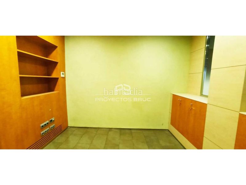 Foto 32f4cd1d-73bb-4853-a959-149350c3aac3. Local comercial a Pobla de Claramunt (La)