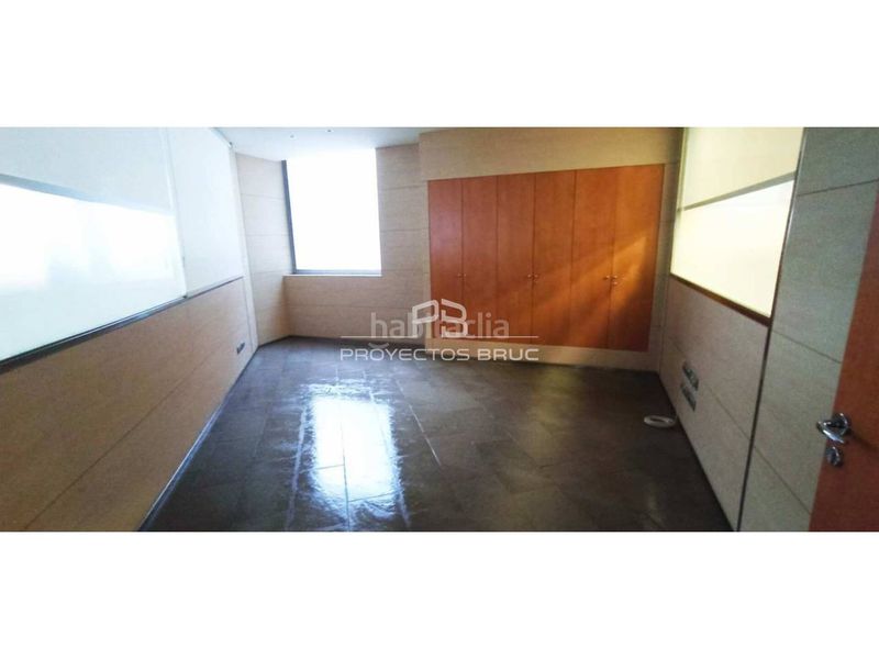 Foto 89cd7f13-5823-4b71-8590-a158821c4c7d. Local comercial a Pobla de Claramunt (La)