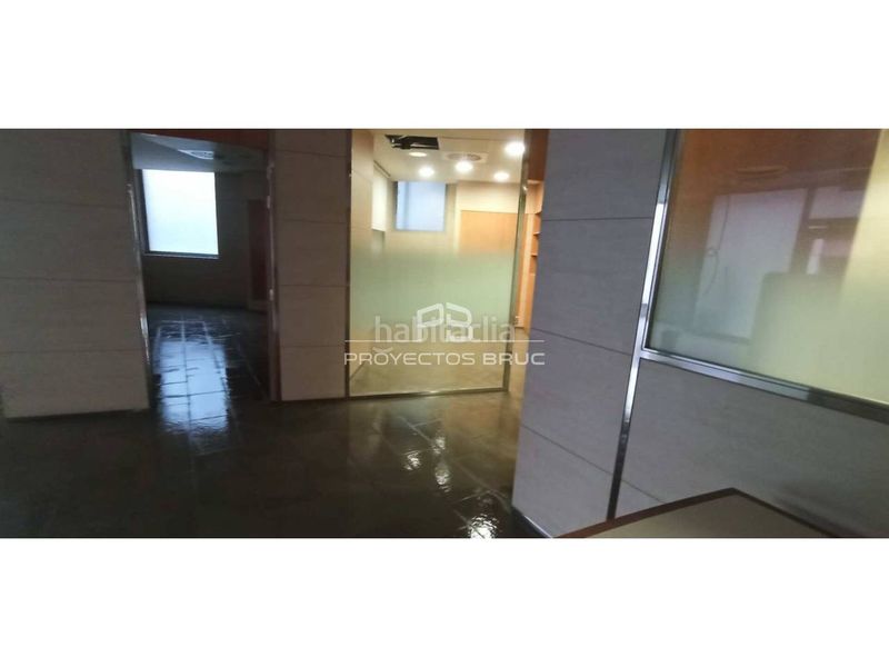 Foto c20d6014-e0c9-422c-90fd-9793932d50c0. Local comercial a Pobla de Claramunt (La)