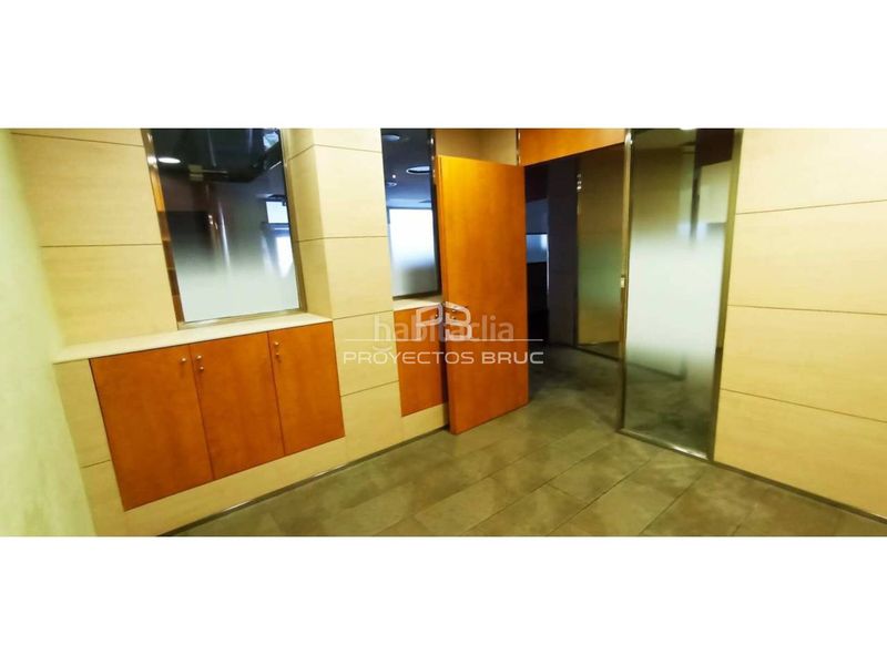 Foto f8f41791-9d22-42a2-92d0-3583114afe4a. Local comercial a Pobla de Claramunt (La)