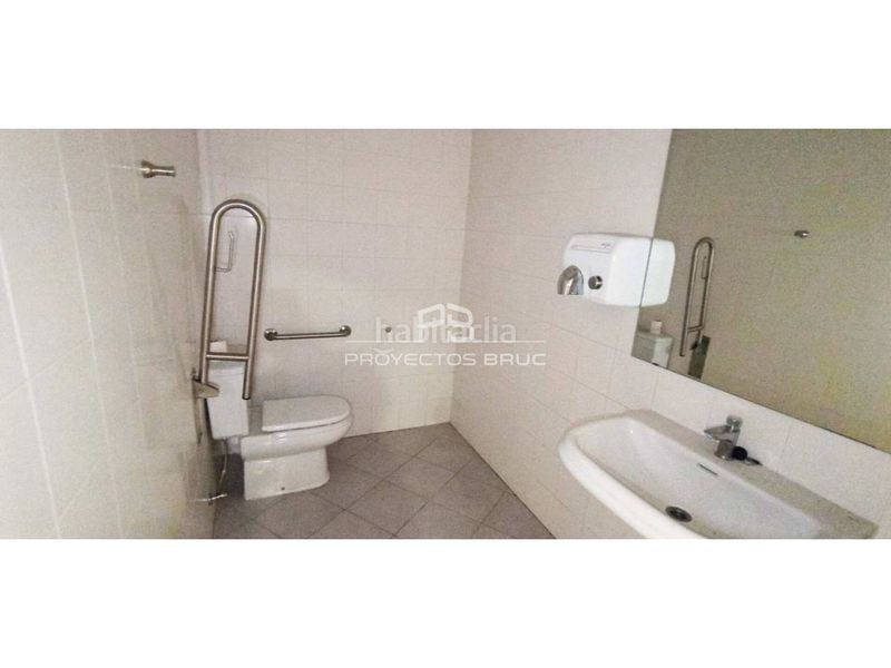 Foto f956f38e-4f5b-46c0-a0d7-501c012c969d. Local comercial a Pobla de Claramunt (La)
