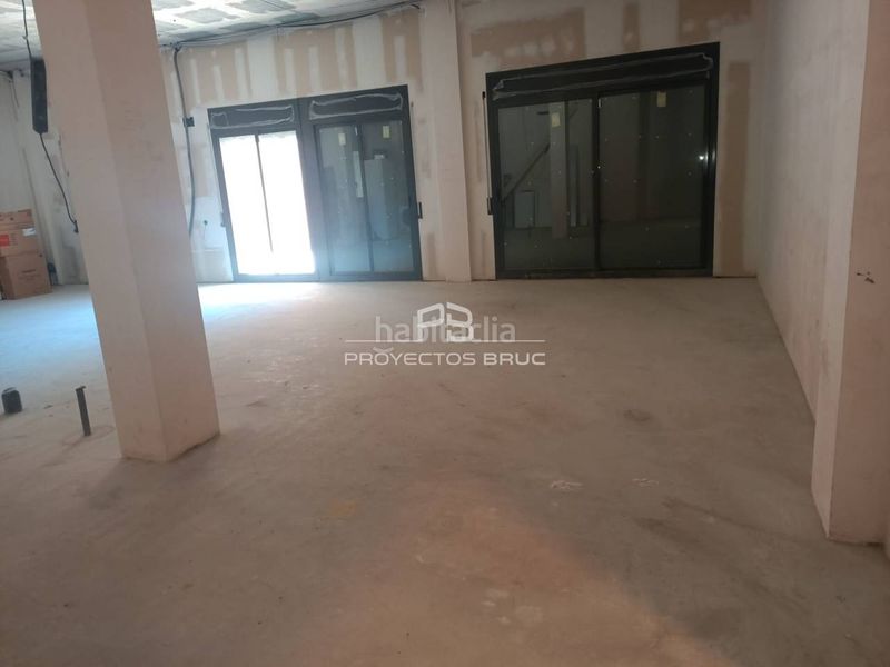 Foto 0b3d9cec-5fe4-4827-b5b0-51f1d62e54fd. Local comercial a Llevant Igualada