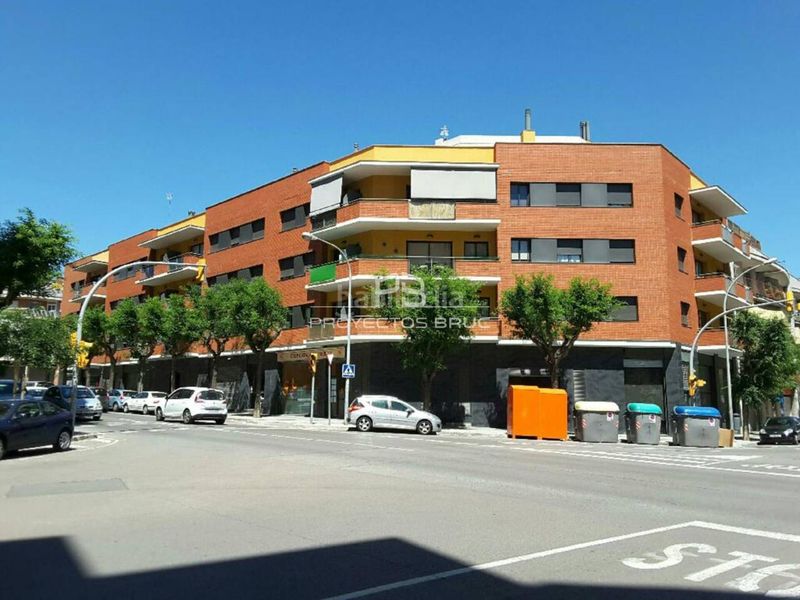 Foto 7b2e402a-395e-4f8a-9078-5e8a76ec43c1. Local comercial a Llevant Igualada
