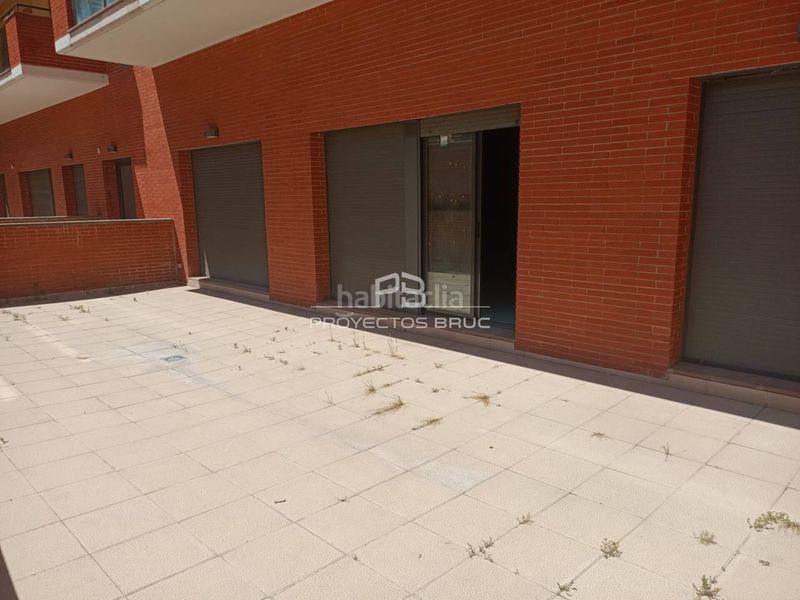 Foto c147d677-51fc-490e-b7bd-589430f6814a. Local comercial a Llevant Igualada