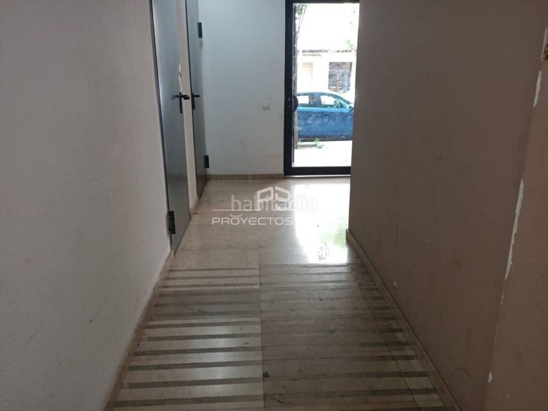 Foto edea0ae6-b5e0-485b-a1e4-ab1bf37e5db4. Local comercial a Llevant Igualada